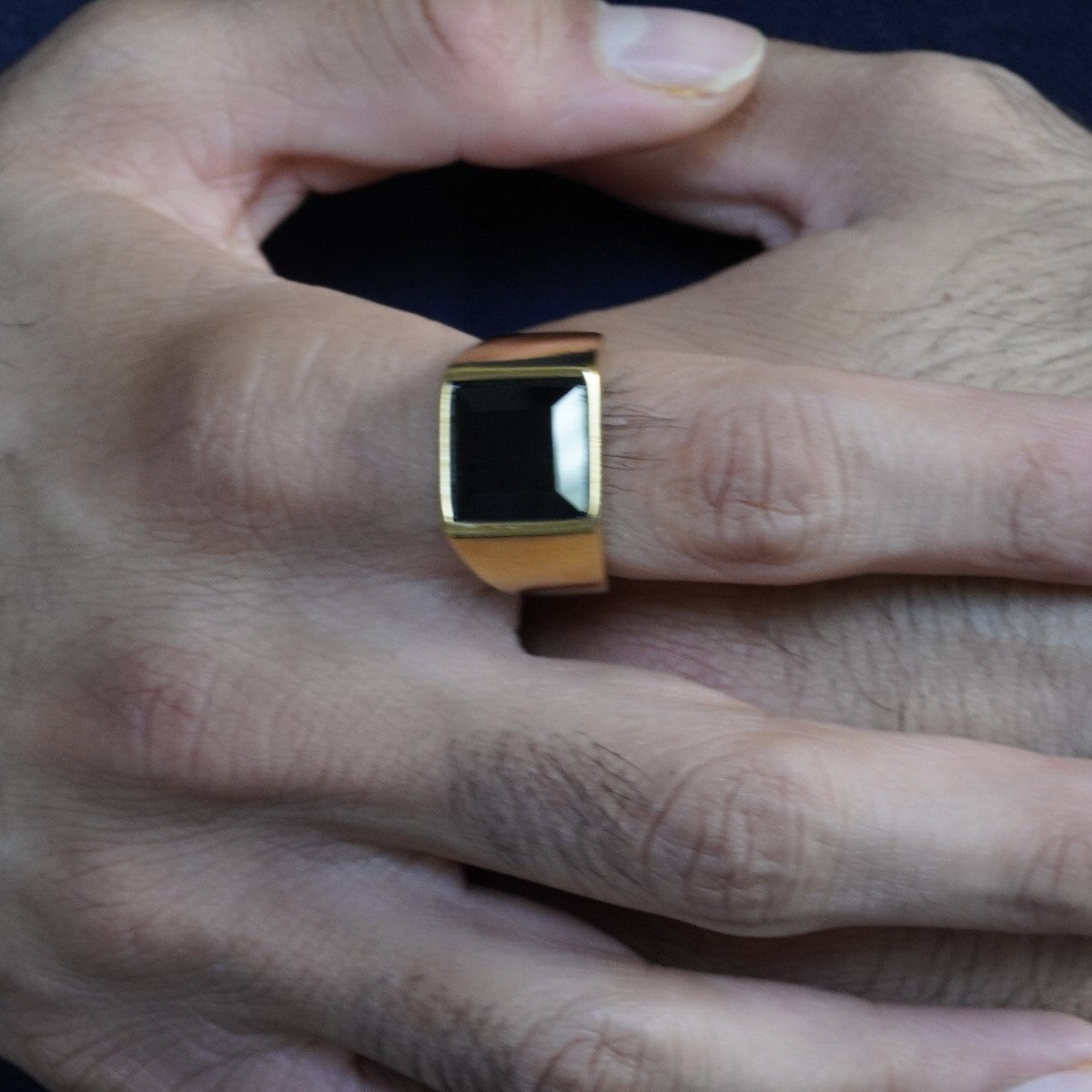 Onyx Ring - Gold